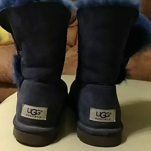 Make offer! UGG's navy Bailey button boots Make an offer!!